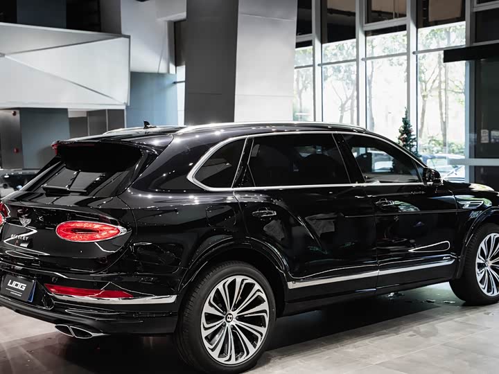 Фото 13 - Bentley Bentayga