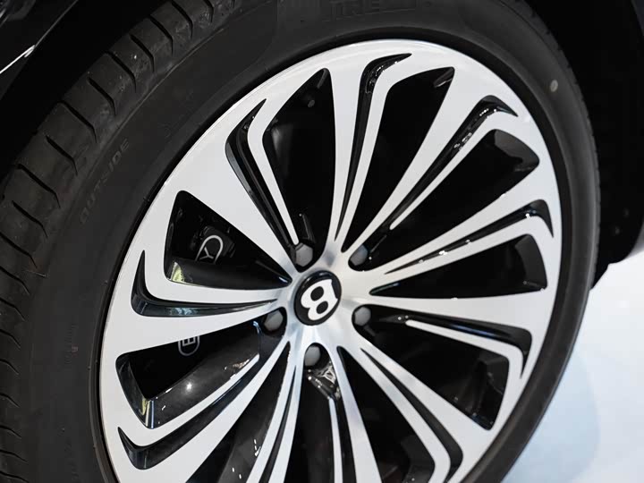 Фото 7 - Bentley Bentayga