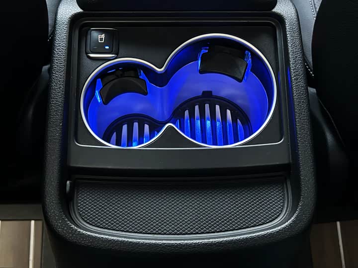 Фото 11 - Mercedes-Benz V-Class