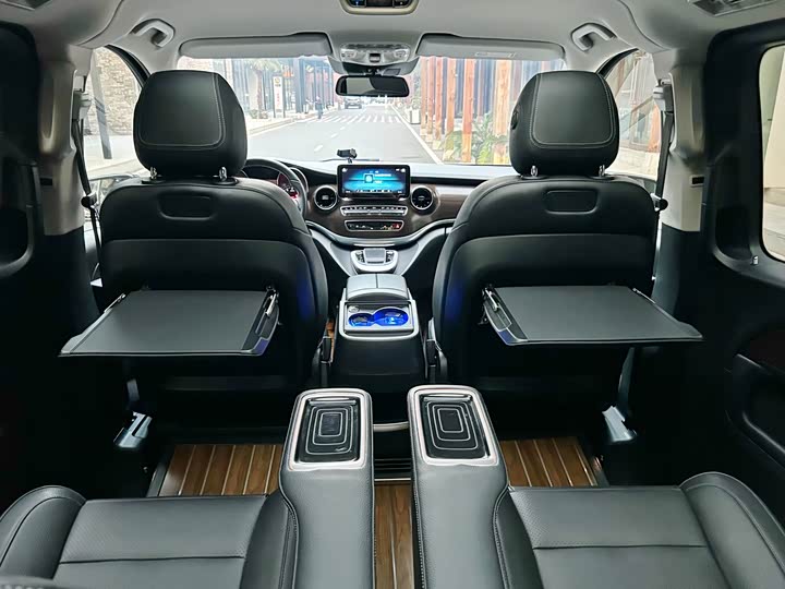 Фото 15 - Mercedes-Benz V-Class