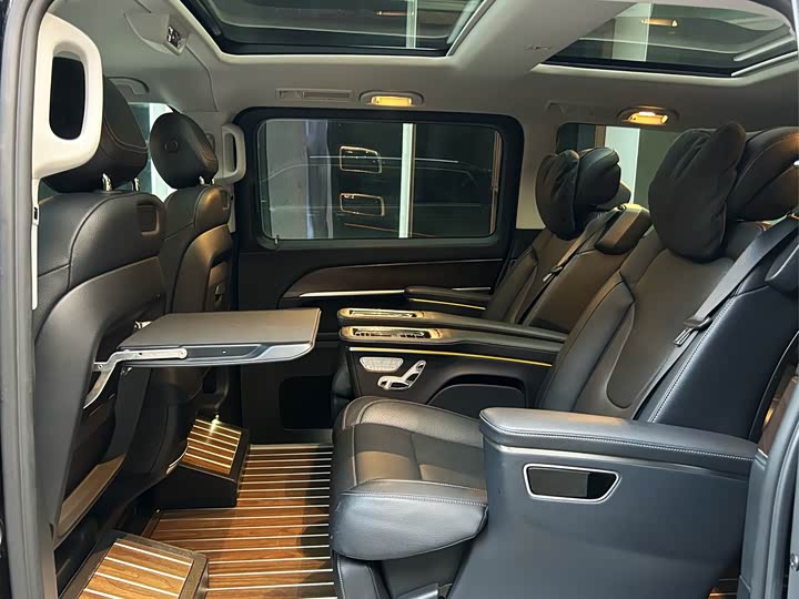 Фото 17 - Mercedes-Benz V-Class