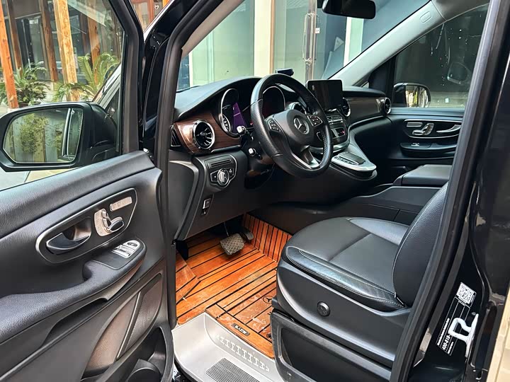 Фото 4 - Mercedes-Benz V-Class