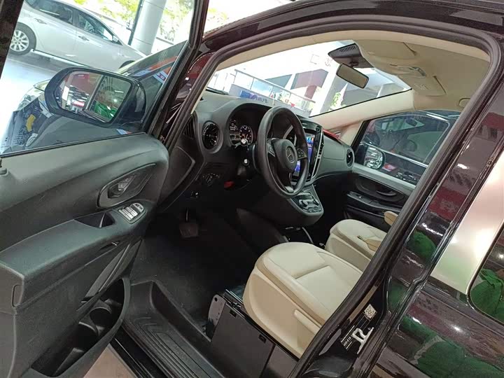 Фото 16 - Mercedes-Benz Vito