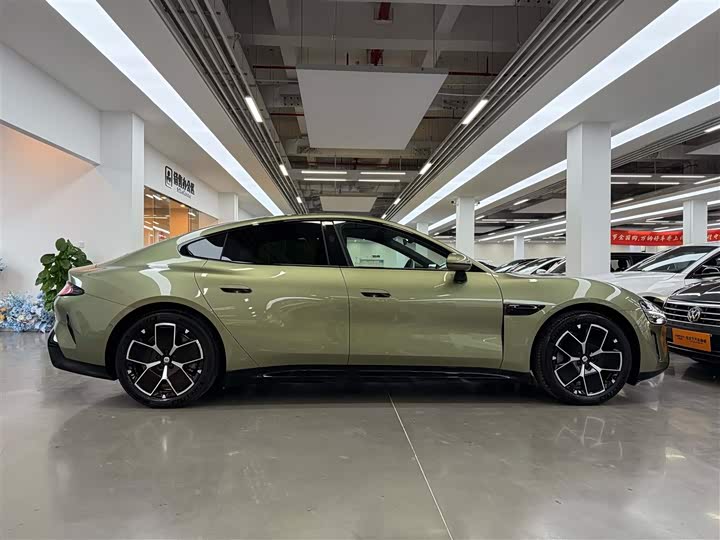 Фото 14 - Xiaomi SU7