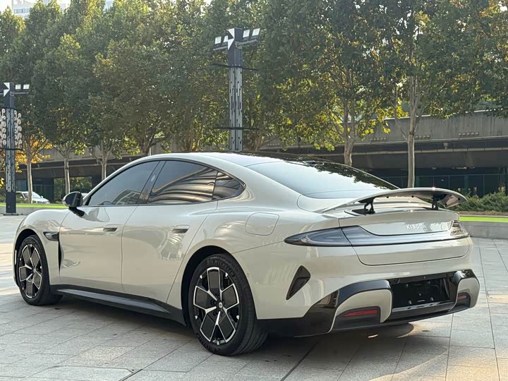 Фото 14 - Xiaomi SU7