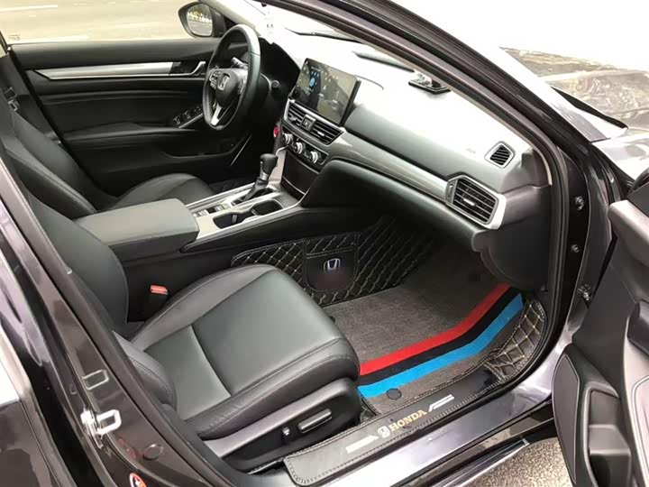 Фото 12 - Honda Accord