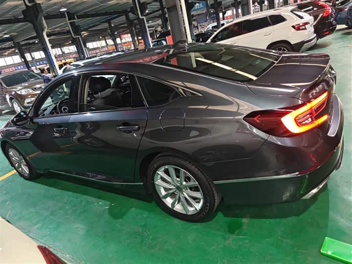 Фото 7 - Honda Accord