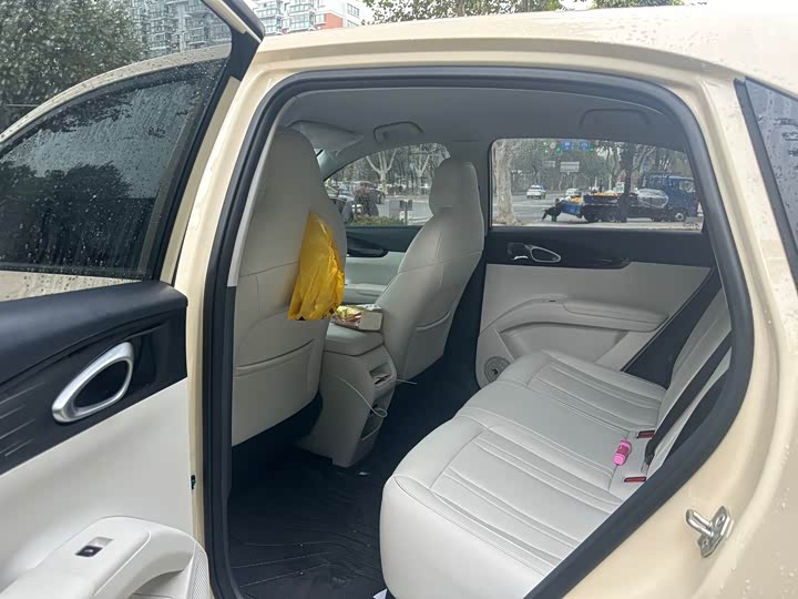 Фото 8 - Geely Galaxy Geome