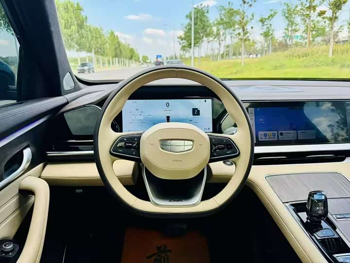 Фото 7 - Geely Monjaro