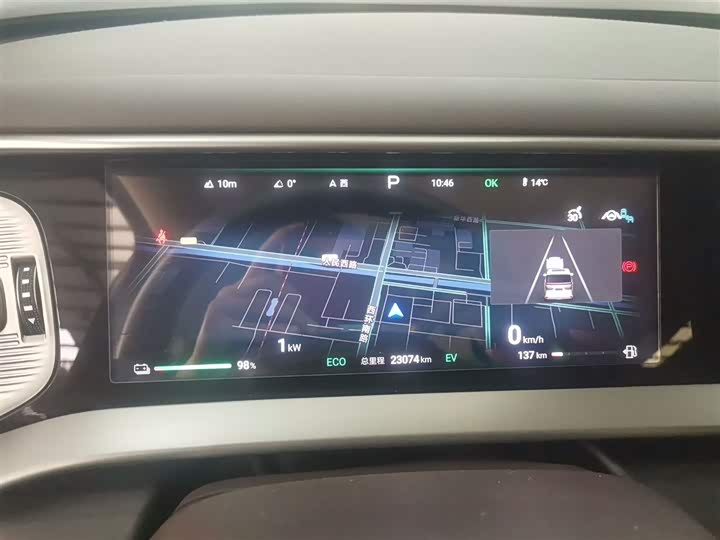 Фото 12 - Denza D9