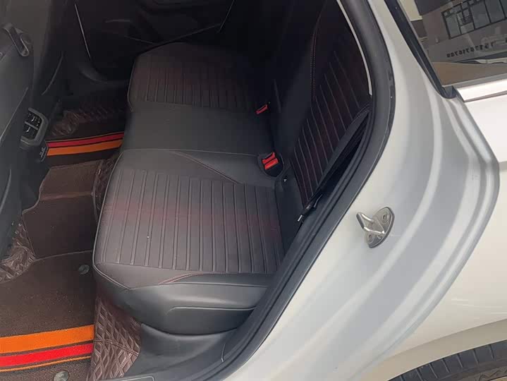 Фото 8 - Volkswagen Lavida