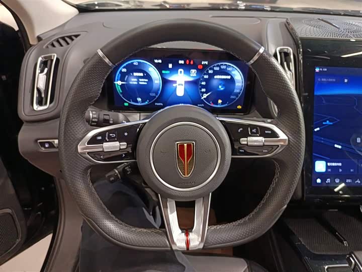 Фото 11 - Hongqi HS3 Hybrid