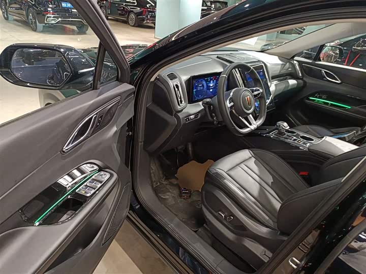 Фото 16 - Hongqi HS3 Hybrid