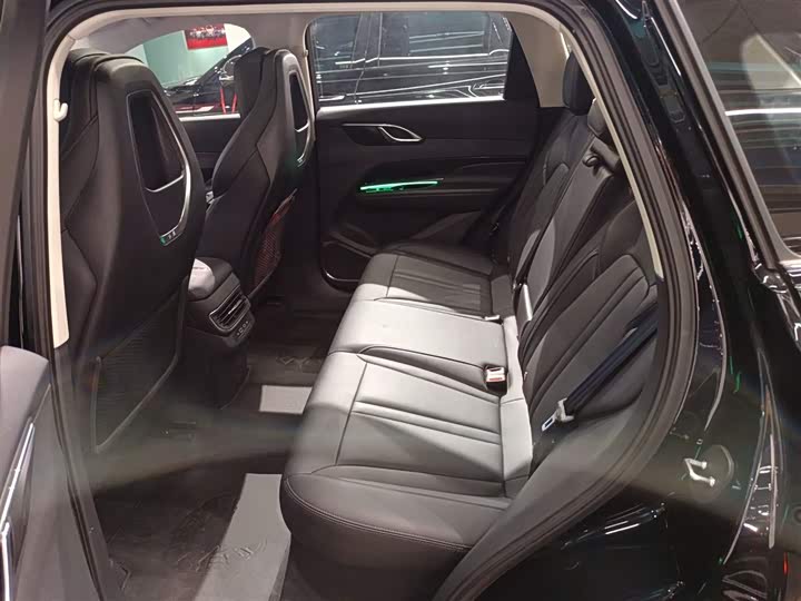 Фото 17 - Hongqi HS3 Hybrid