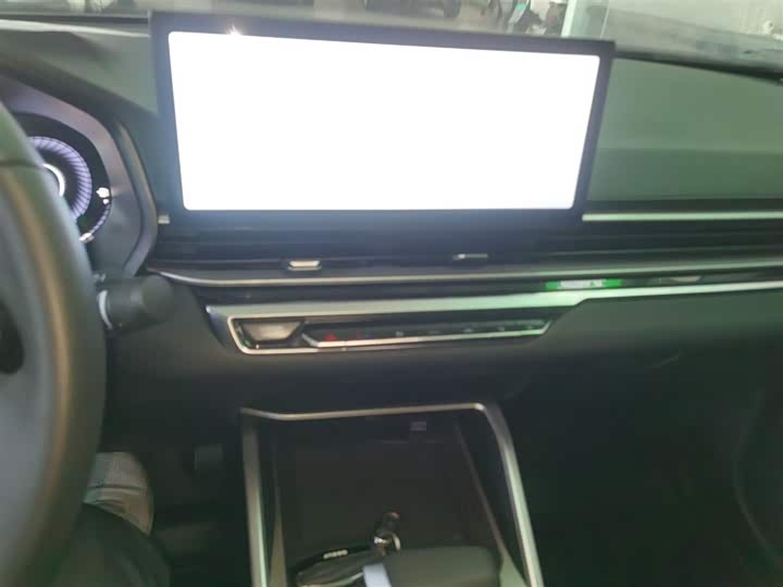 Фото 13 - Geely Emgrand