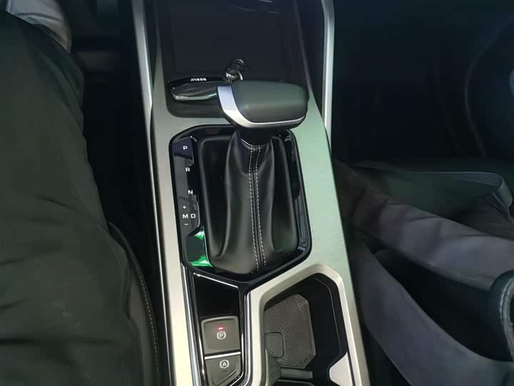 Фото 14 - Geely Emgrand