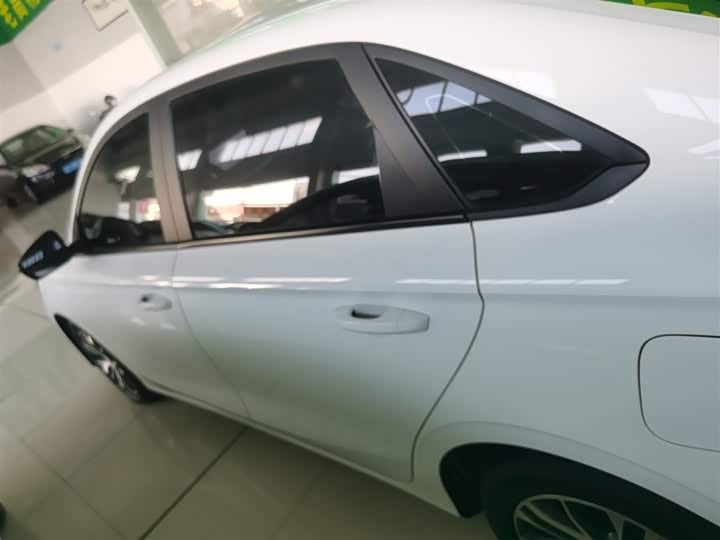 Фото 5 - Geely Emgrand
