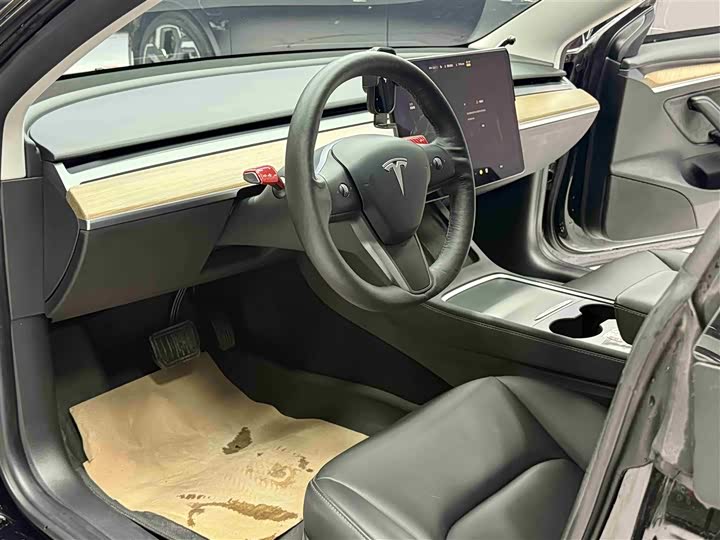 Фото 7 - Tesla Model 3