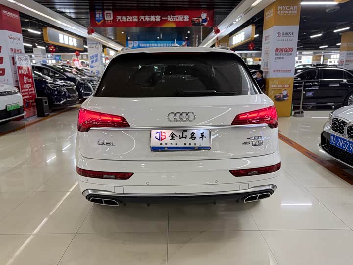 Фото 10 - Audi Q5L