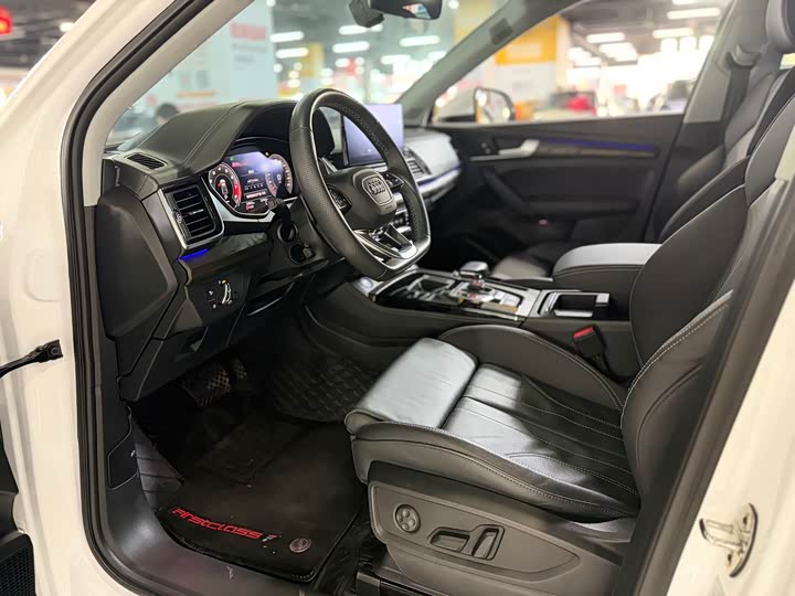 Фото 3 - Audi Q5L