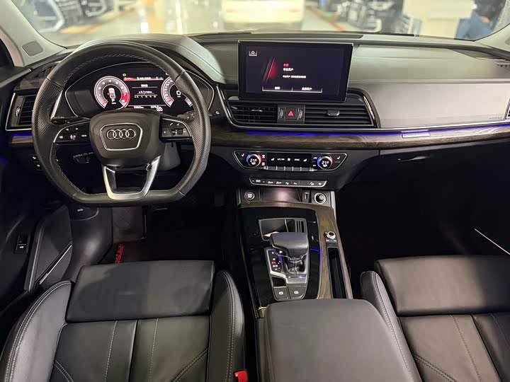 Фото 6 - Audi Q5L