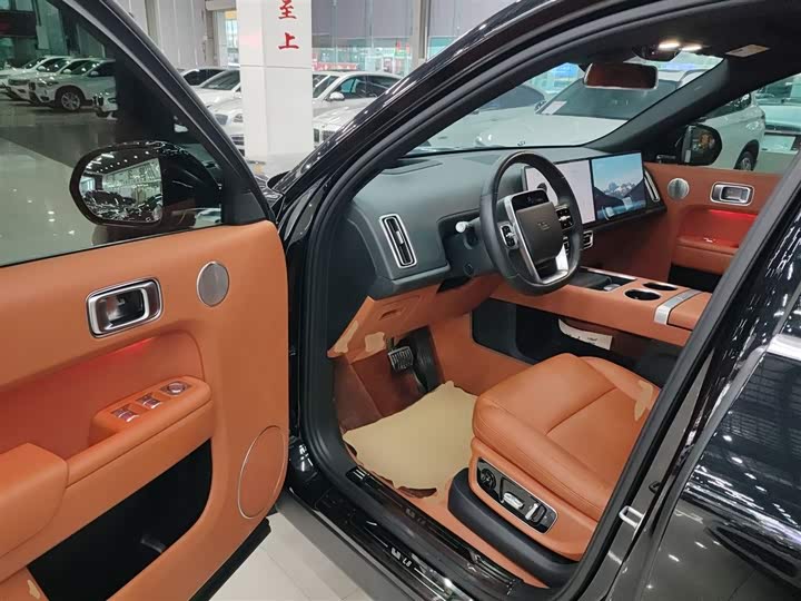 Фото 16 - LiXiang L8