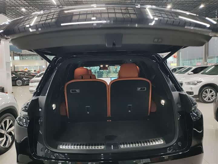 Фото 19 - LiXiang L8