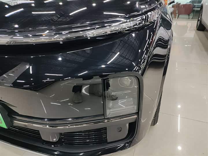 Фото 24 - LiXiang L8