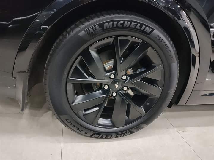 Фото 26 - LiXiang L8