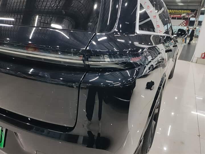 Фото 8 - LiXiang L8