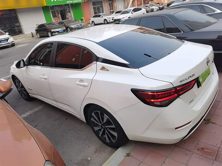 Фото 5 - Nissan Sylphy