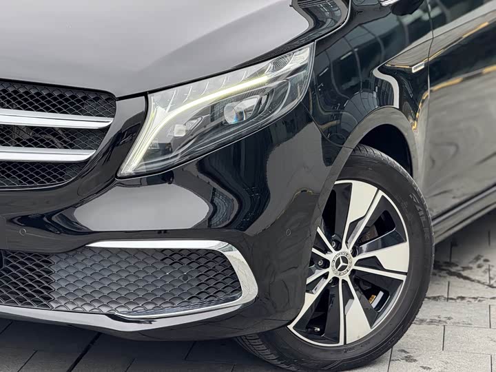 Фото 3 - Mercedes-Benz V-Class