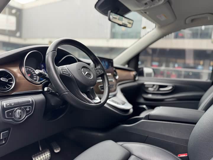 Фото 6 - Mercedes-Benz V-Class