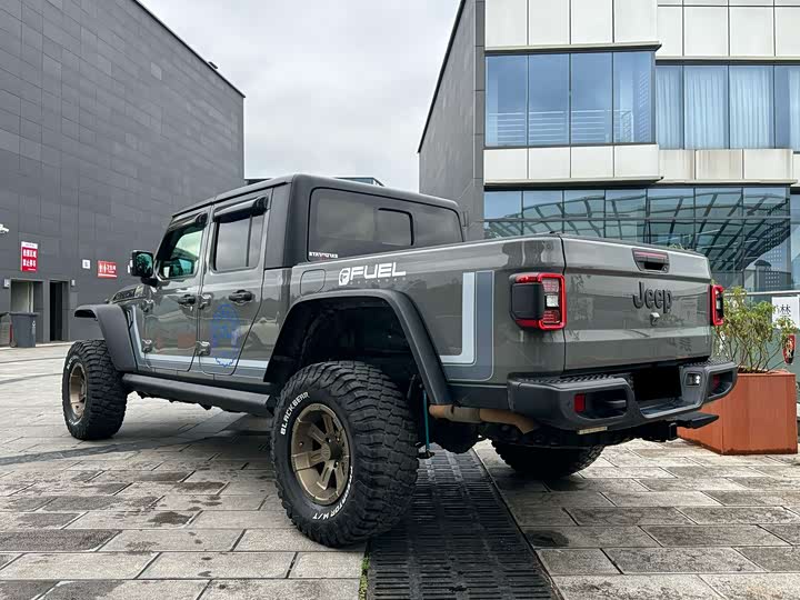 Фото 4 - Jeep Gladiator