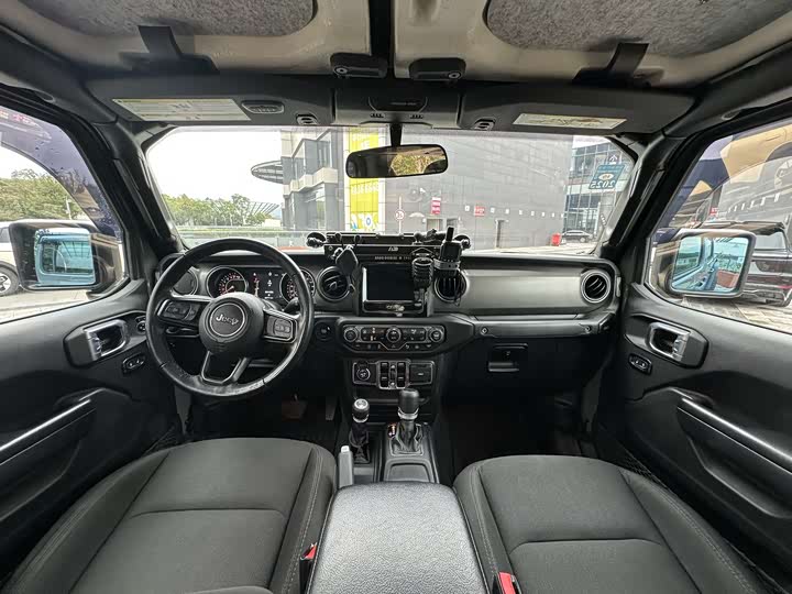 Фото 8 - Jeep Gladiator