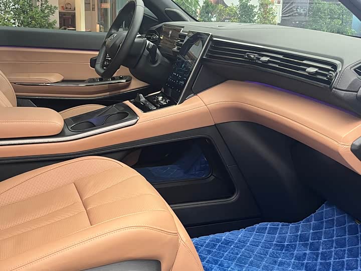 Фото 12 - Nio ES8