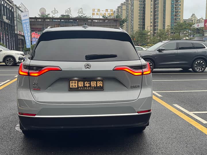 Фото 16 - Nio ES8