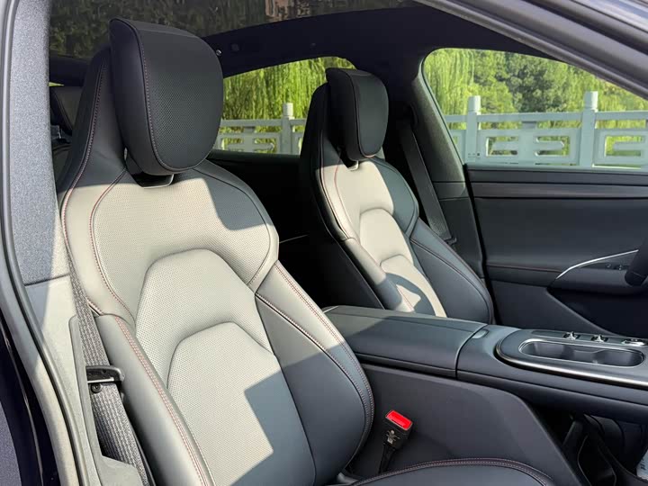 Фото 13 - Xiaomi SU7