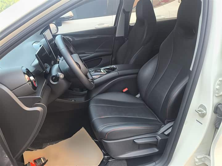 Фото 15 - BYD E2