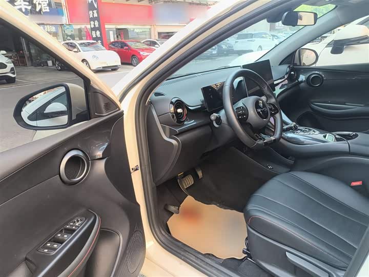 Фото 16 - BYD E2