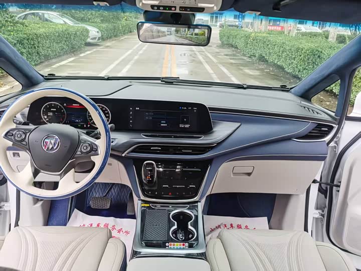 Фото 9 - Buick GL8 ES