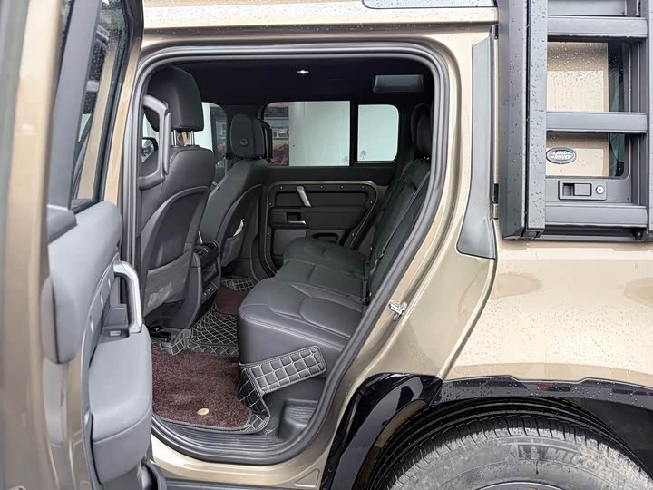 Фото 7 - Land Rover Defender