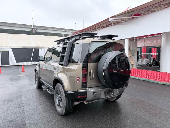 Фото 9 - Land Rover Defender