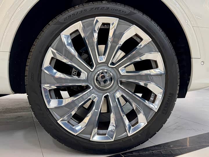 Фото 23 - Bentley Bentayga