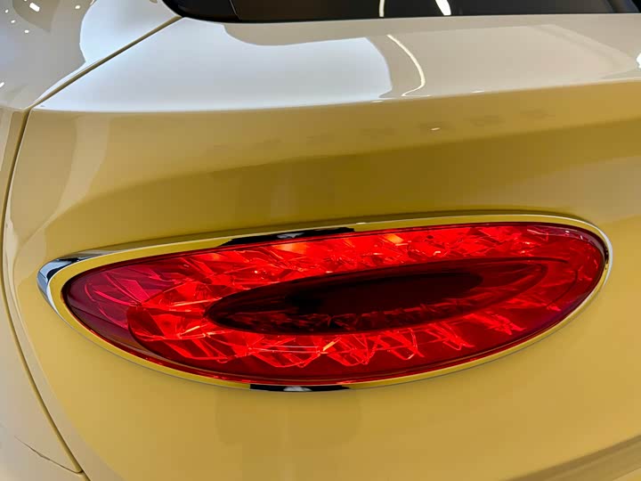 Фото 25 - Bentley Bentayga