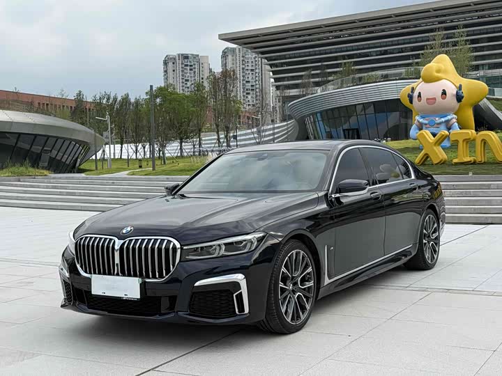 Фото 16 - BMW 7 Series