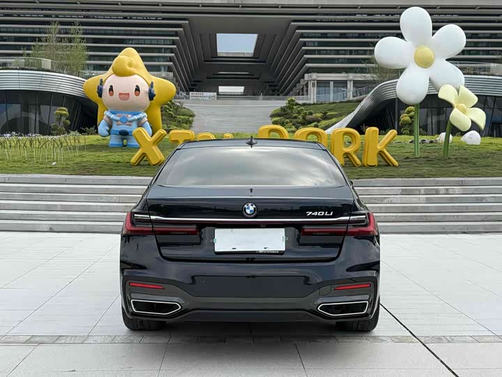 Фото 20 - BMW 7 Series