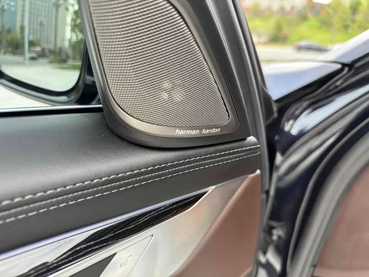 Фото 30 - BMW 7 Series