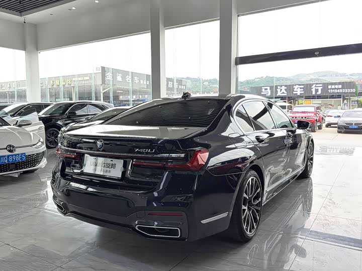 Фото 4 - BMW 7 Series