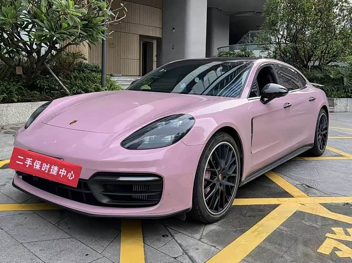 Фото 1 - Porsche Panamera